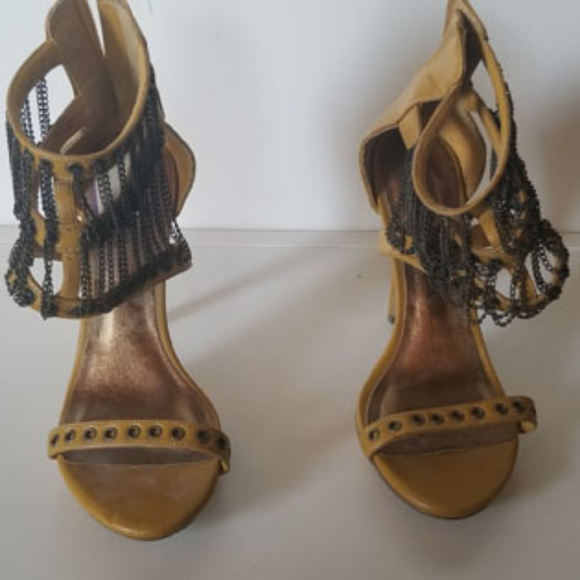 Shoes - Picture 1 of 3